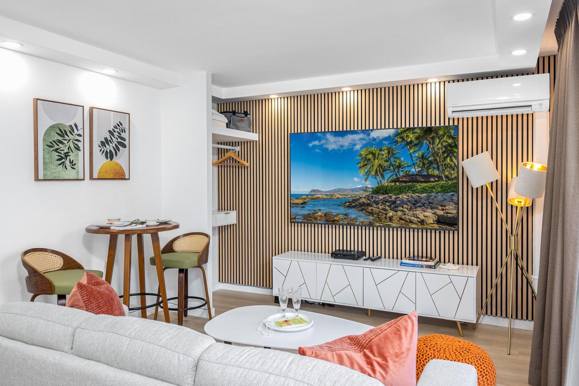 Steps To Waikiki Beach! Newly Renovated With 75" Tv Honolulu Eksteriør billede