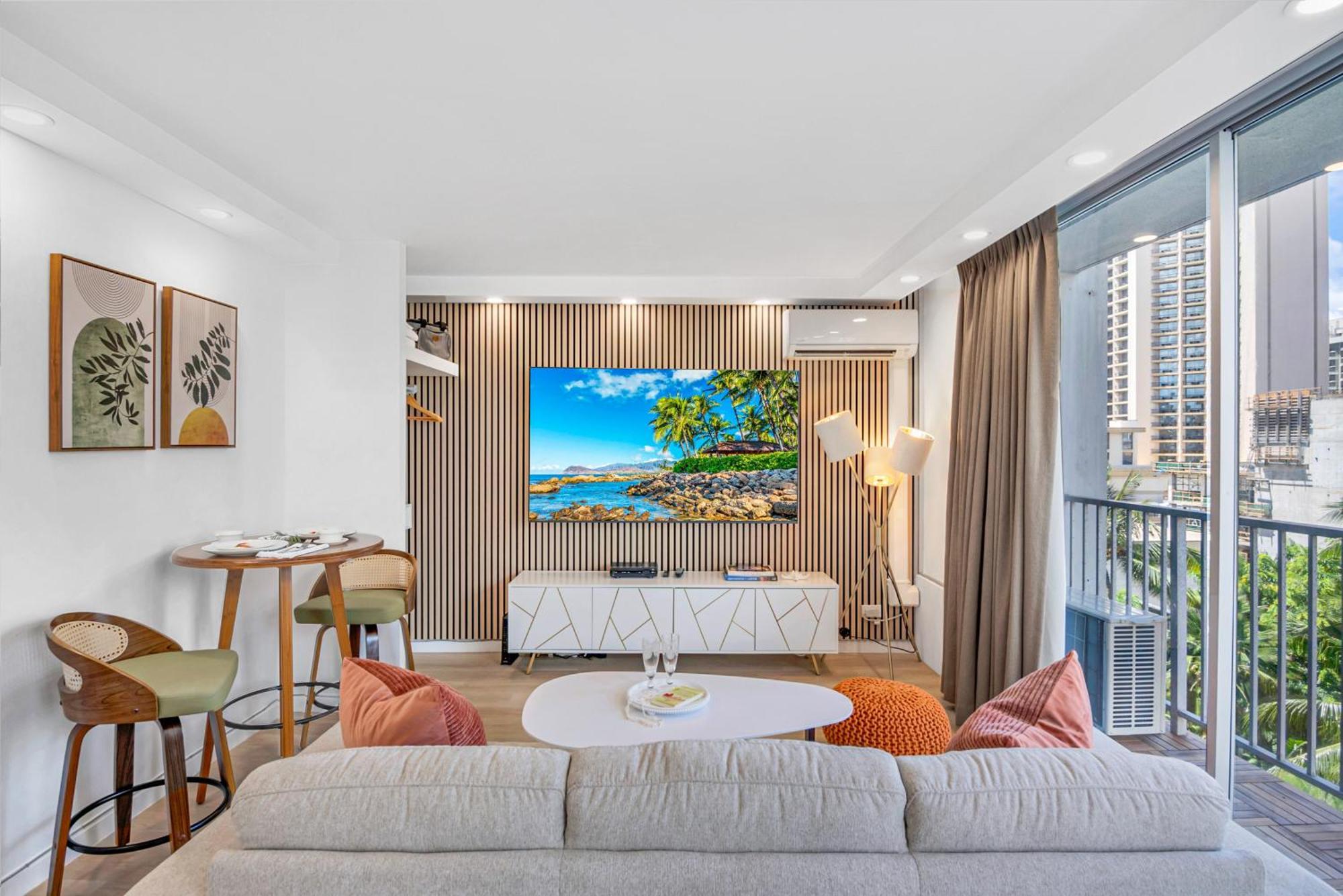 Steps To Waikiki Beach! Newly Renovated With 75" Tv Honolulu Eksteriør billede