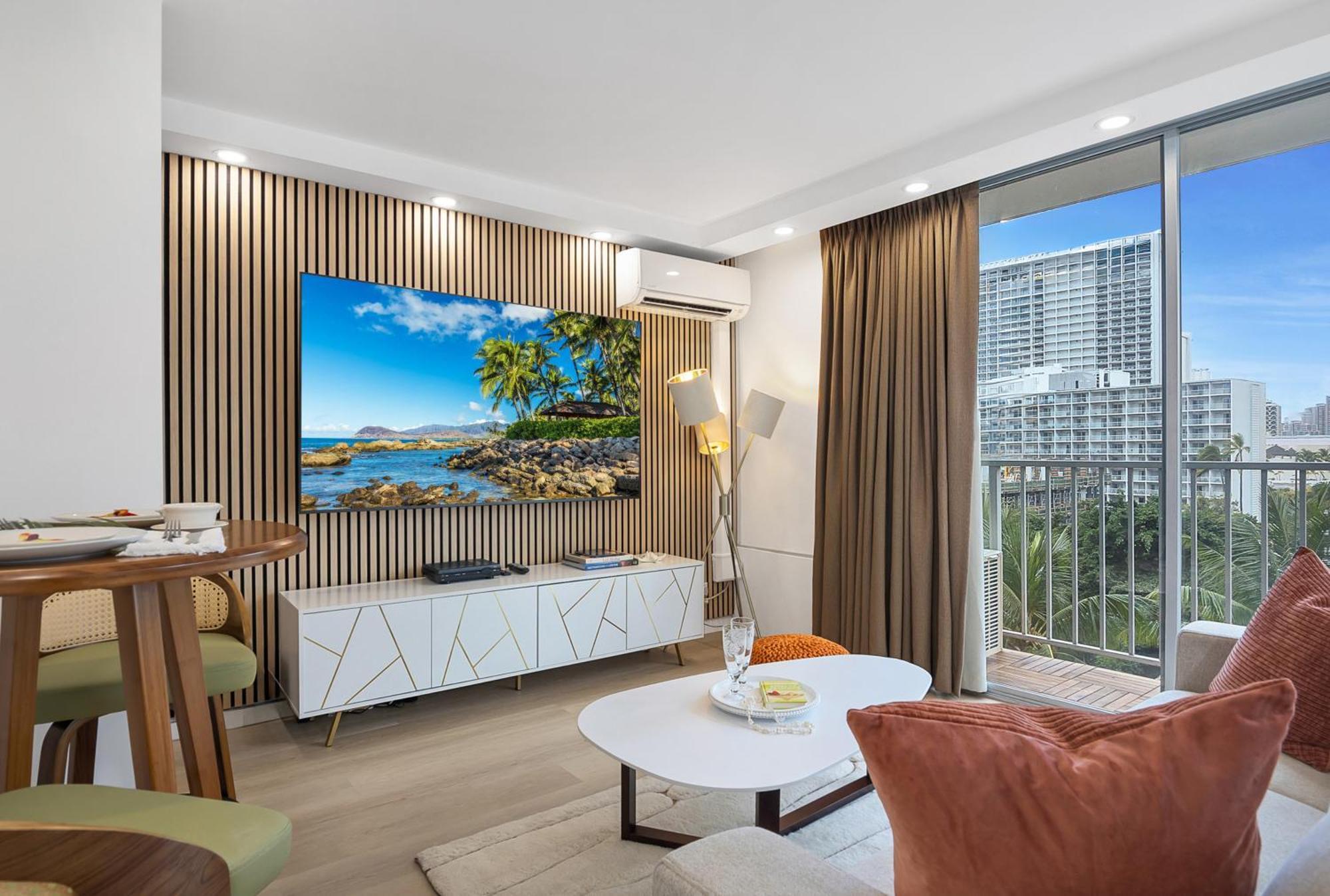 Steps To Waikiki Beach! Newly Renovated With 75" Tv Honolulu Eksteriør billede