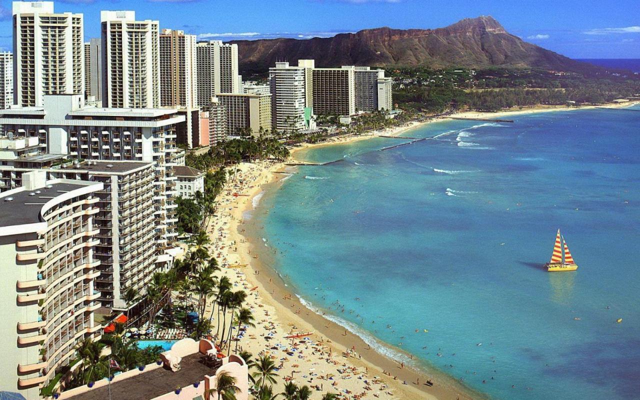 Steps To Waikiki Beach! Newly Renovated With 75" Tv Honolulu Eksteriør billede